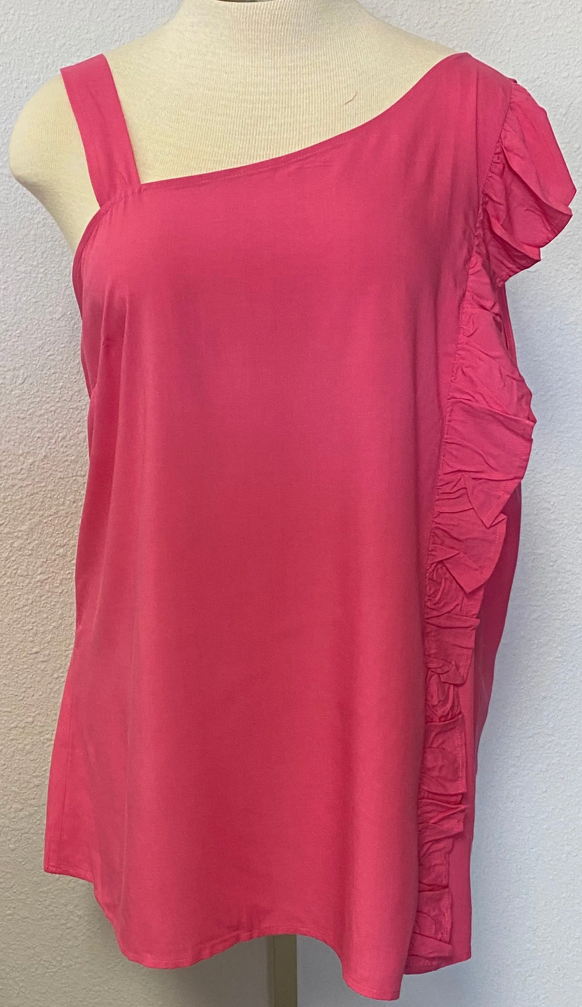 ASYMMETRICAL SLEEVELESS TOP