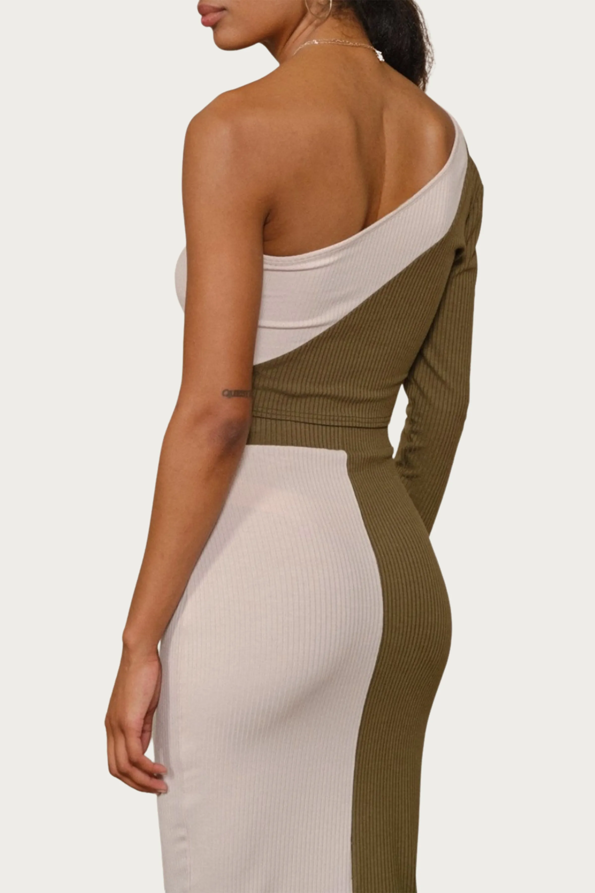 COLORBLOCKED RIBBED-KNIT ONE-SLEEVE TOP