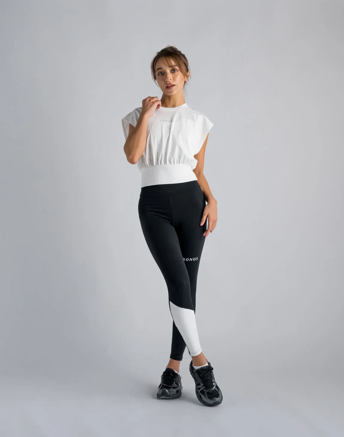 CRONOS WOMEN LOGO SLEEVELESS【WHITE】