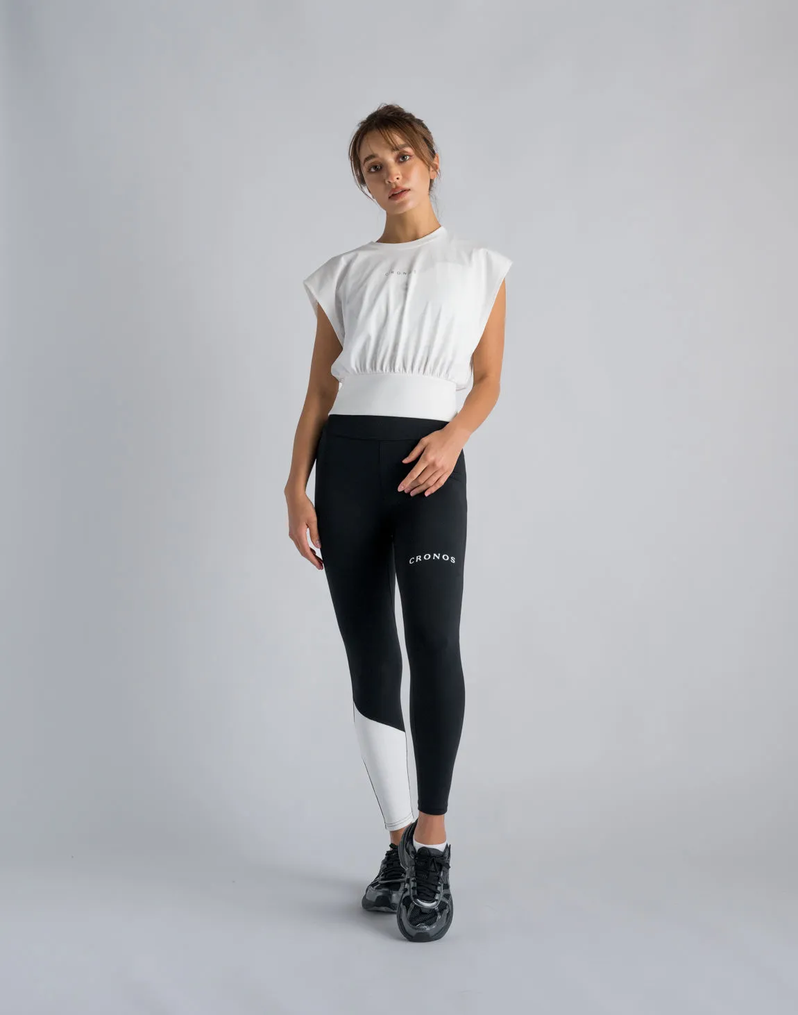 CRONOS WOMEN LOGO SLEEVELESS【WHITE】