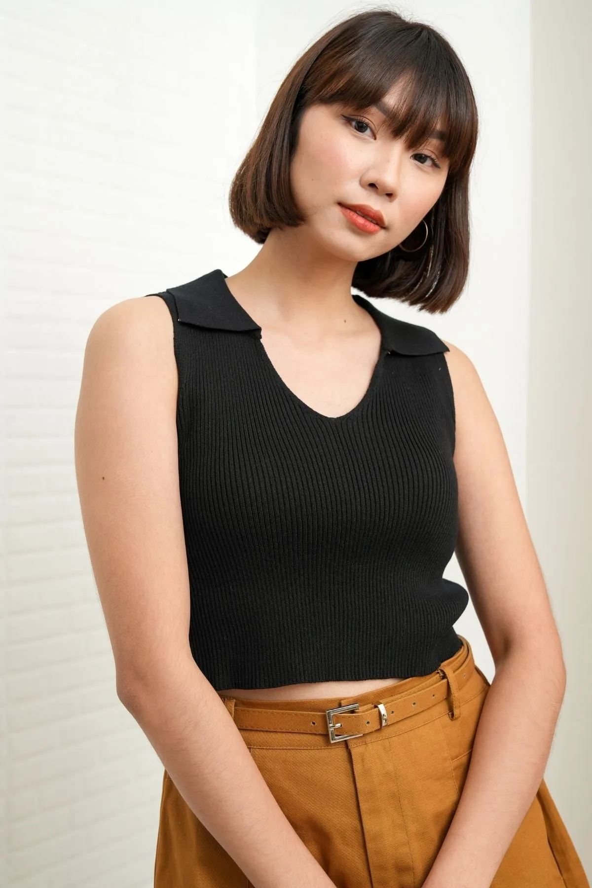 GIGI Sleeveless Collared Rib-Knit Top (Black)