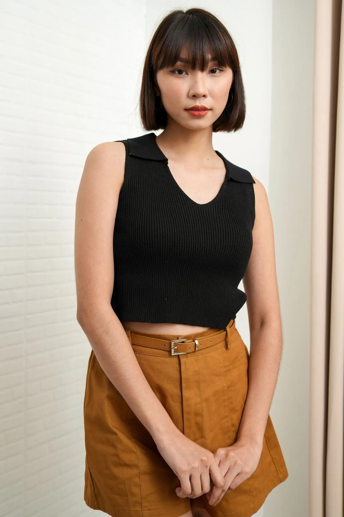 GIGI Sleeveless Collared Rib-Knit Top (Black)