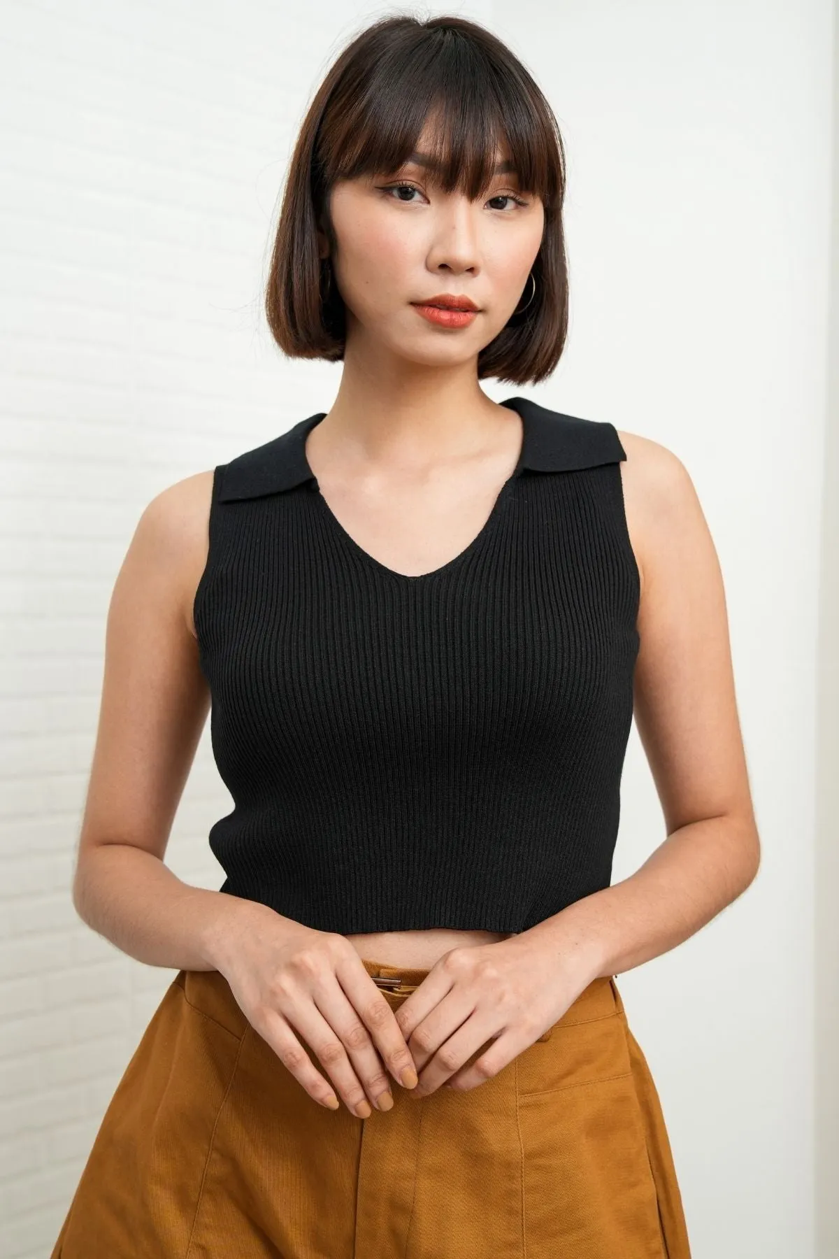 GIGI Sleeveless Collared Rib-Knit Top (Black)
