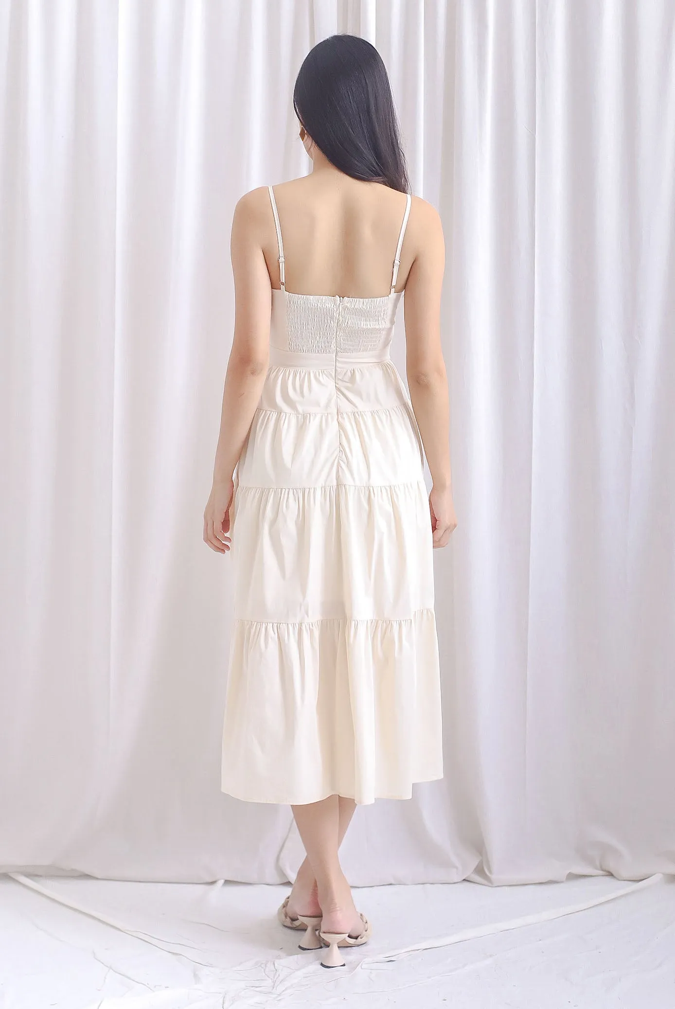 Gwendolyn Spag Tiered Maxi Dress In Cream