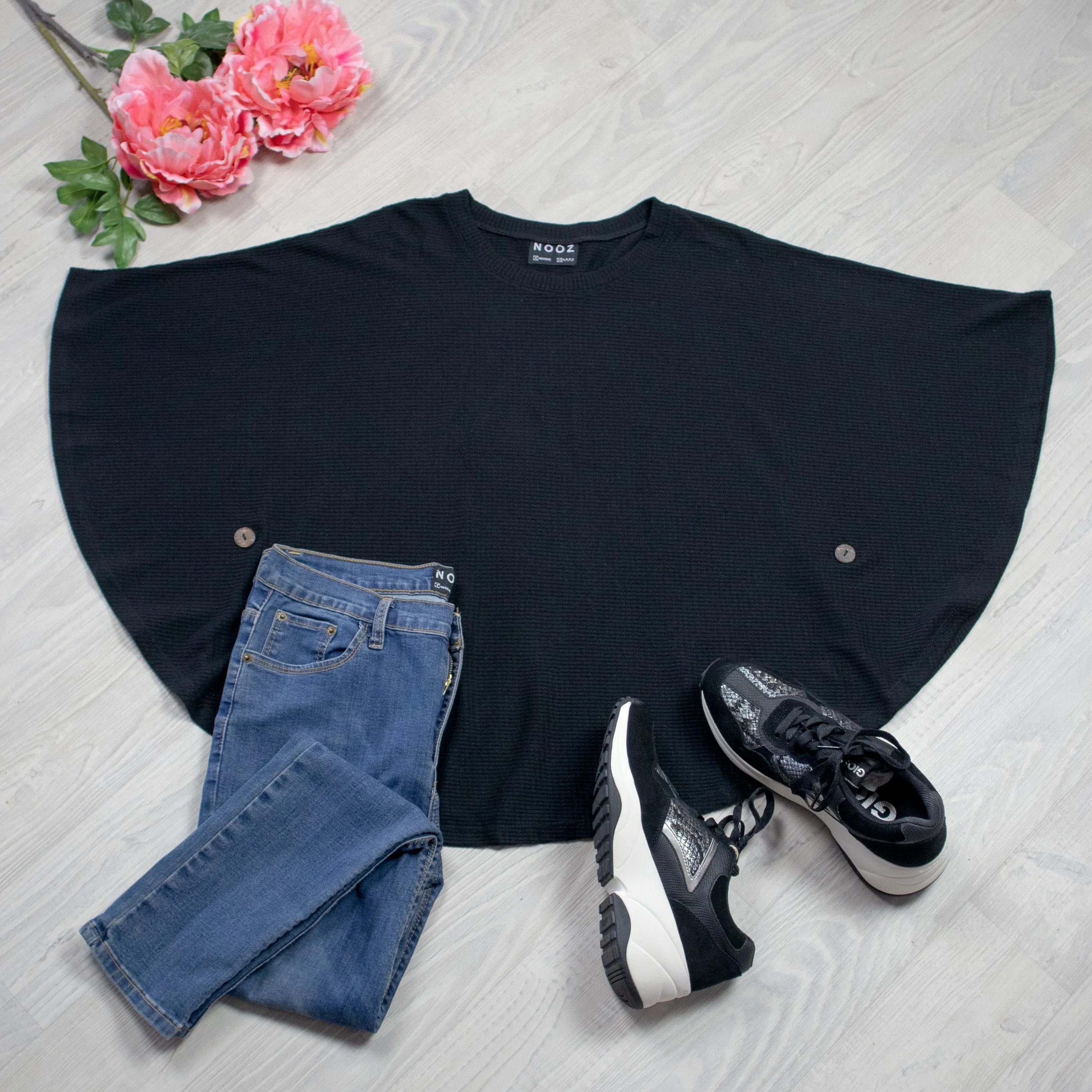 Kimmie Capelet - Black