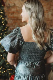 MAXI DRESS W/ OPENING DETAIL ON CENTER