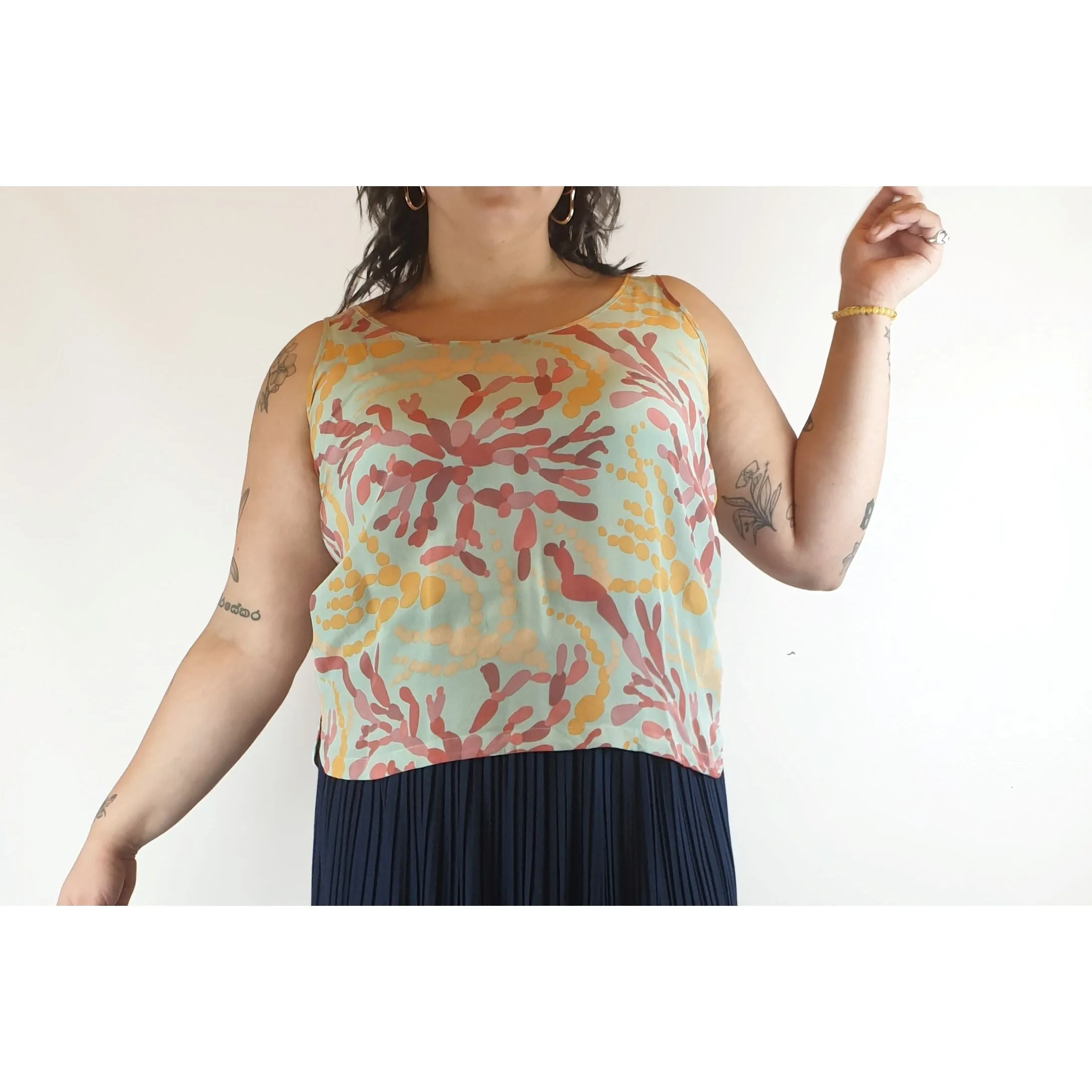 Nancybird pre-owned 100% sleeveless top with blue-based sea flora print size L (best fits size 14)