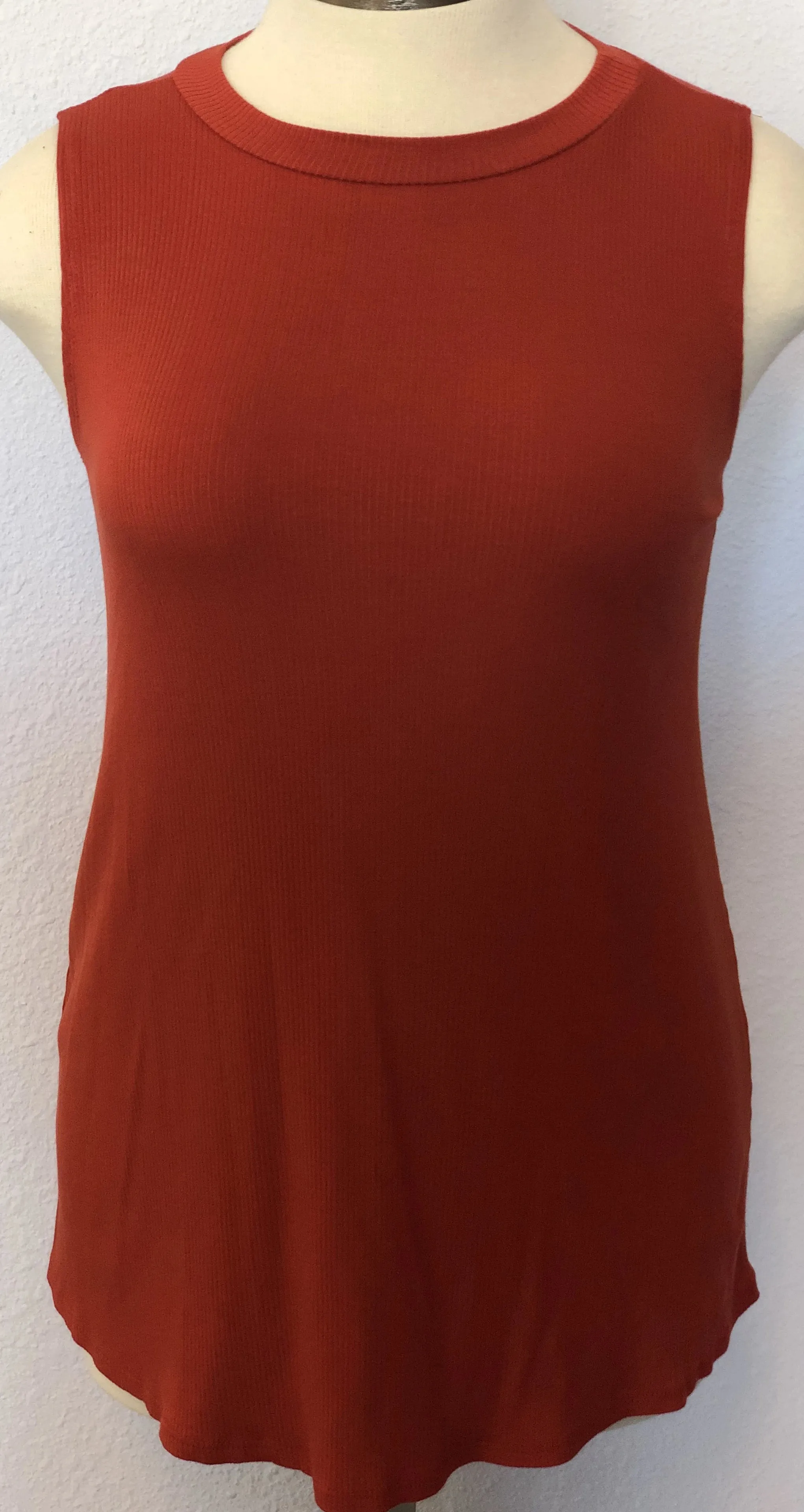 PLUS RIBBED SLEEVELESS TOP