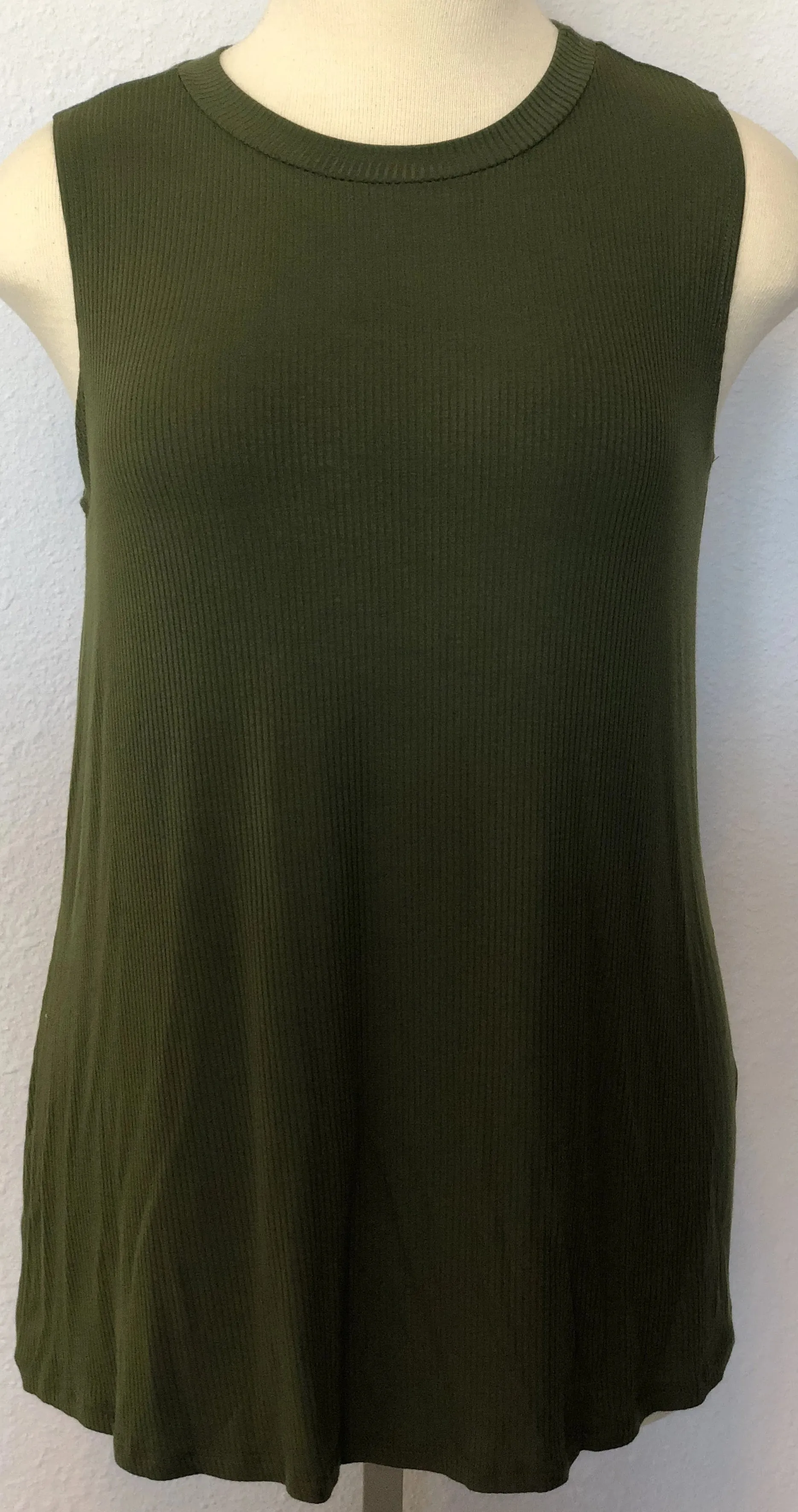 PLUS RIBBED SLEEVELESS TOP