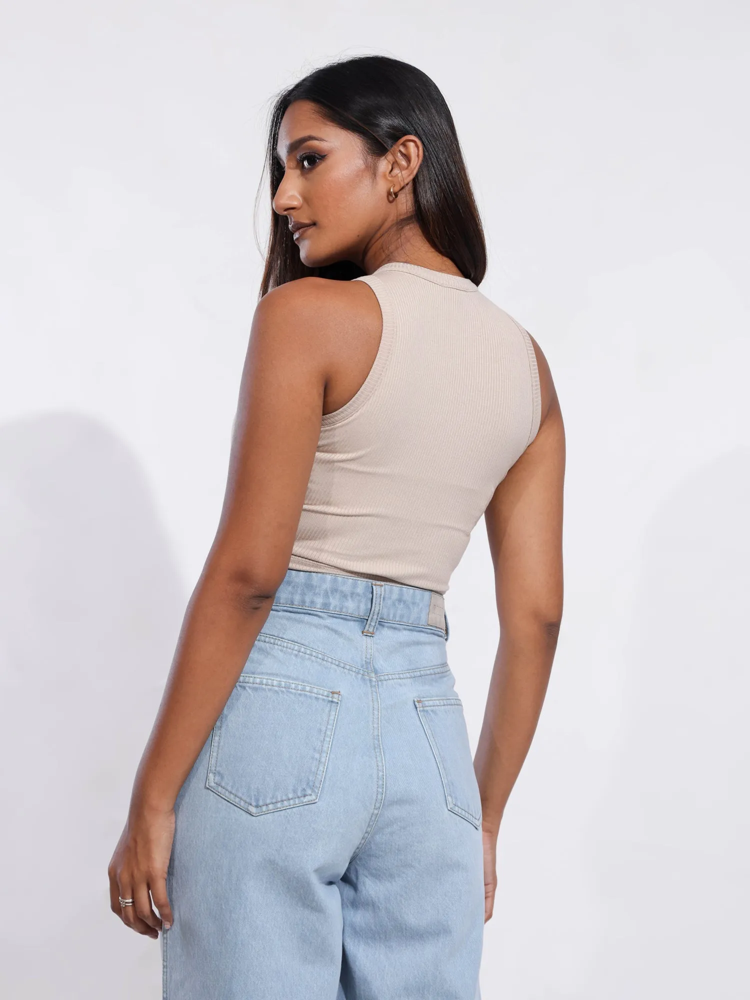 Riri Sleeveless Halter Neck Crop Top