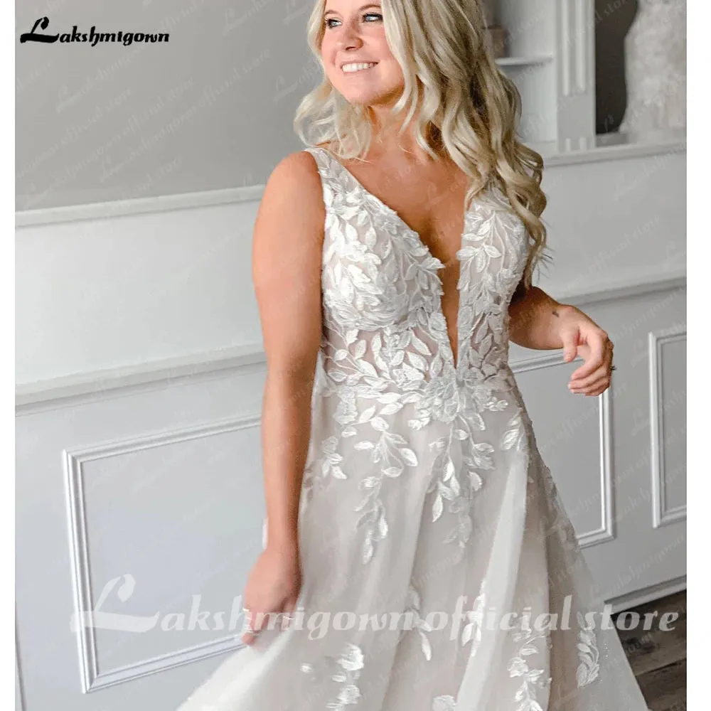 Roycebridal A line Wedding Dresses V-neck Custom-Made Court Train Appliques Sleeveless Bridal Gown  Robe De Mariée