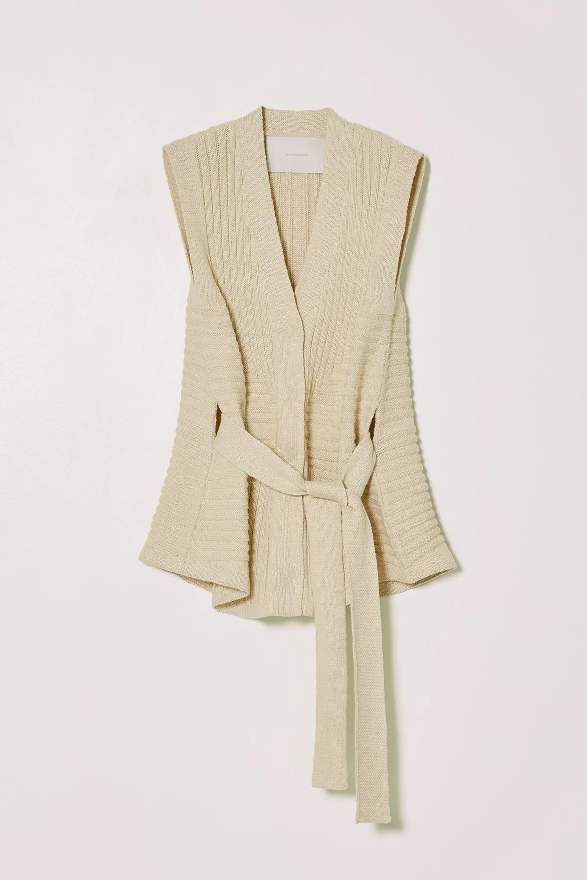 SLEEVELESS CARDIGAN