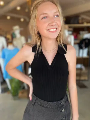 SLEEVELESS COLLARED CROP KNIT TOP