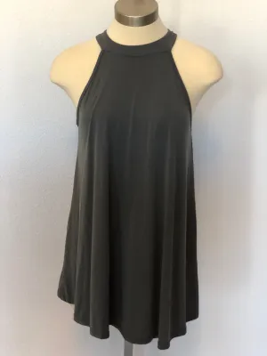 SLEEVELESS FLOWING TUNIC