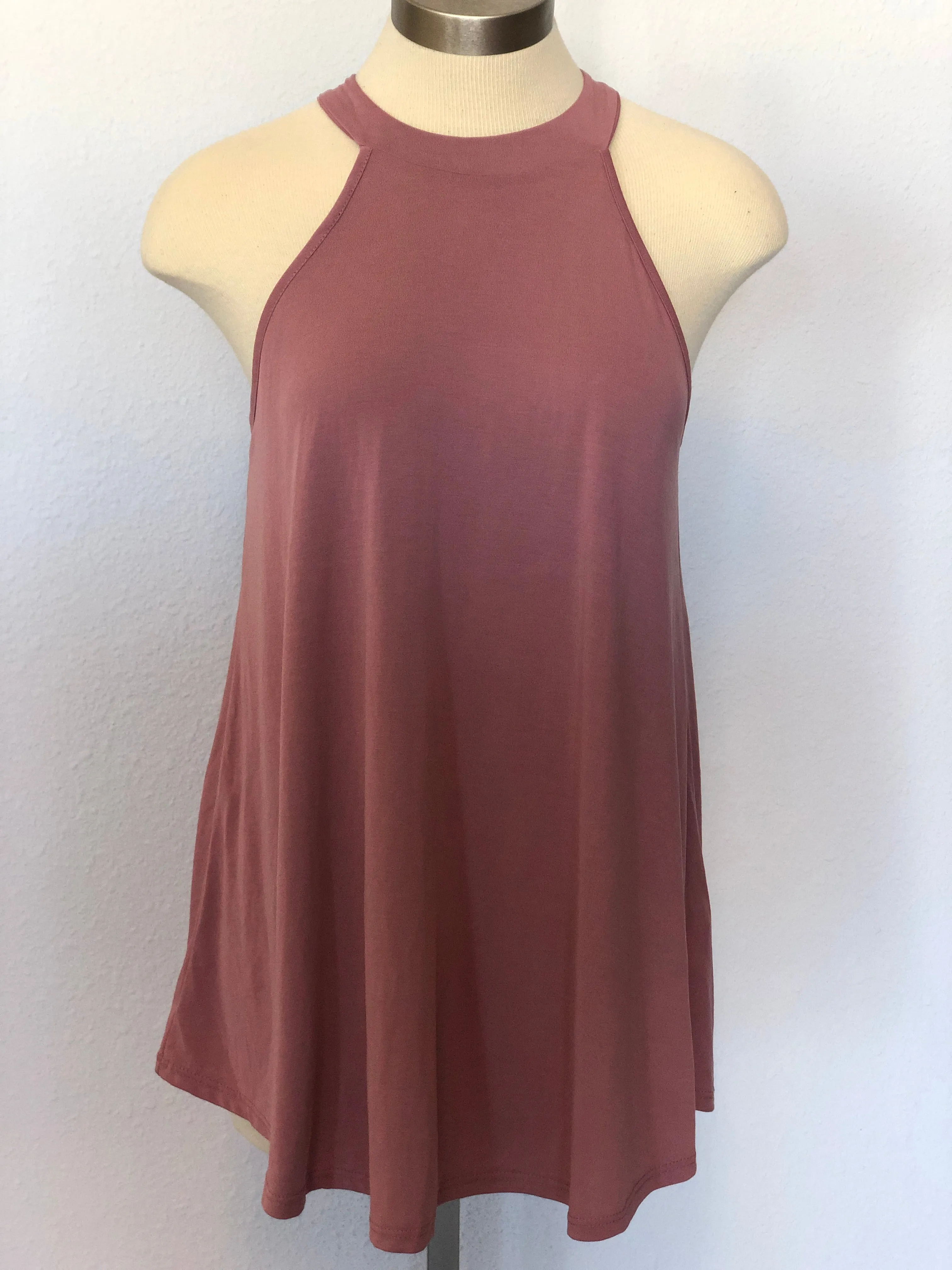 SLEEVELESS FLOWING TUNIC