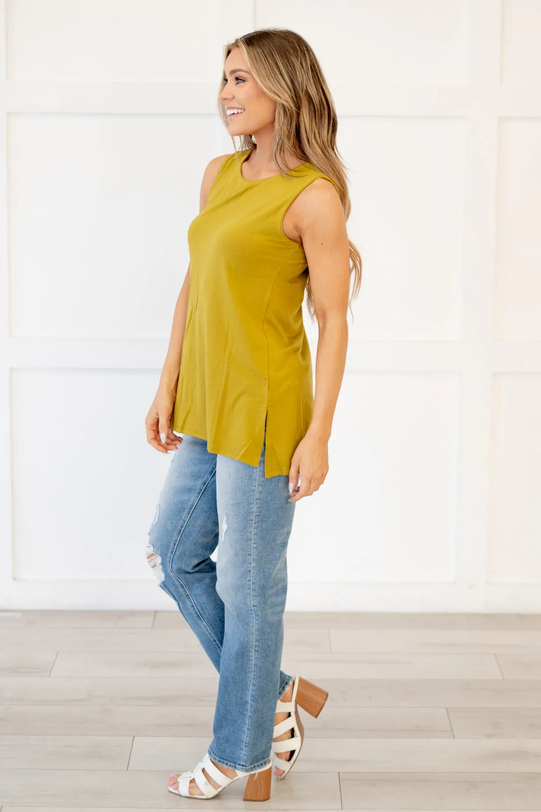 Summer Days Sleeveless Round Neck Top
