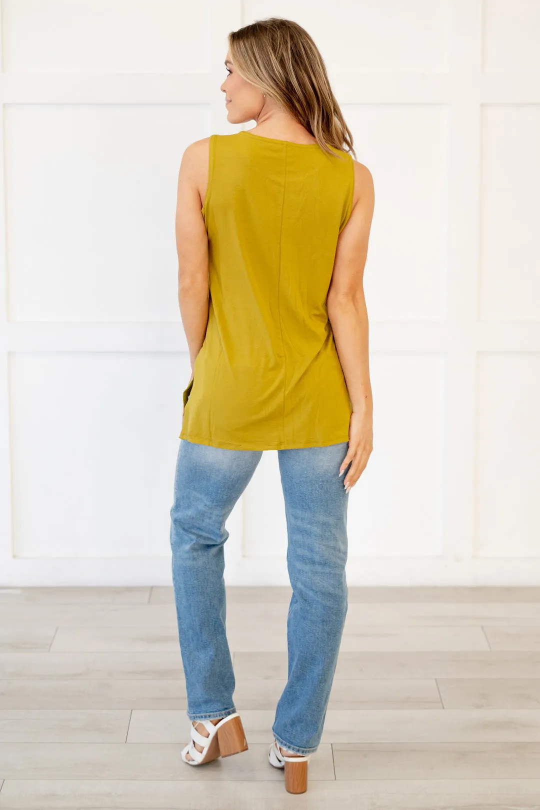 Summer Days Sleeveless Round Neck Top