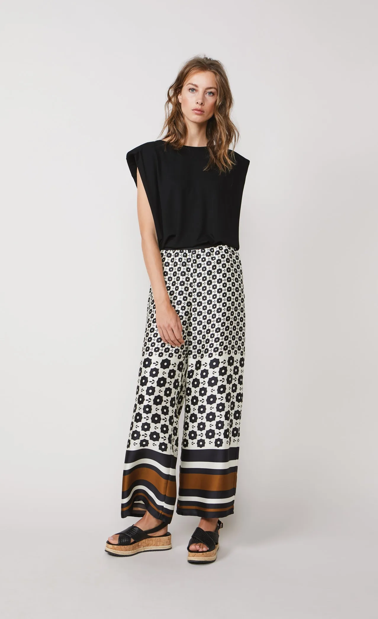 Summum Shoulder Pads Top