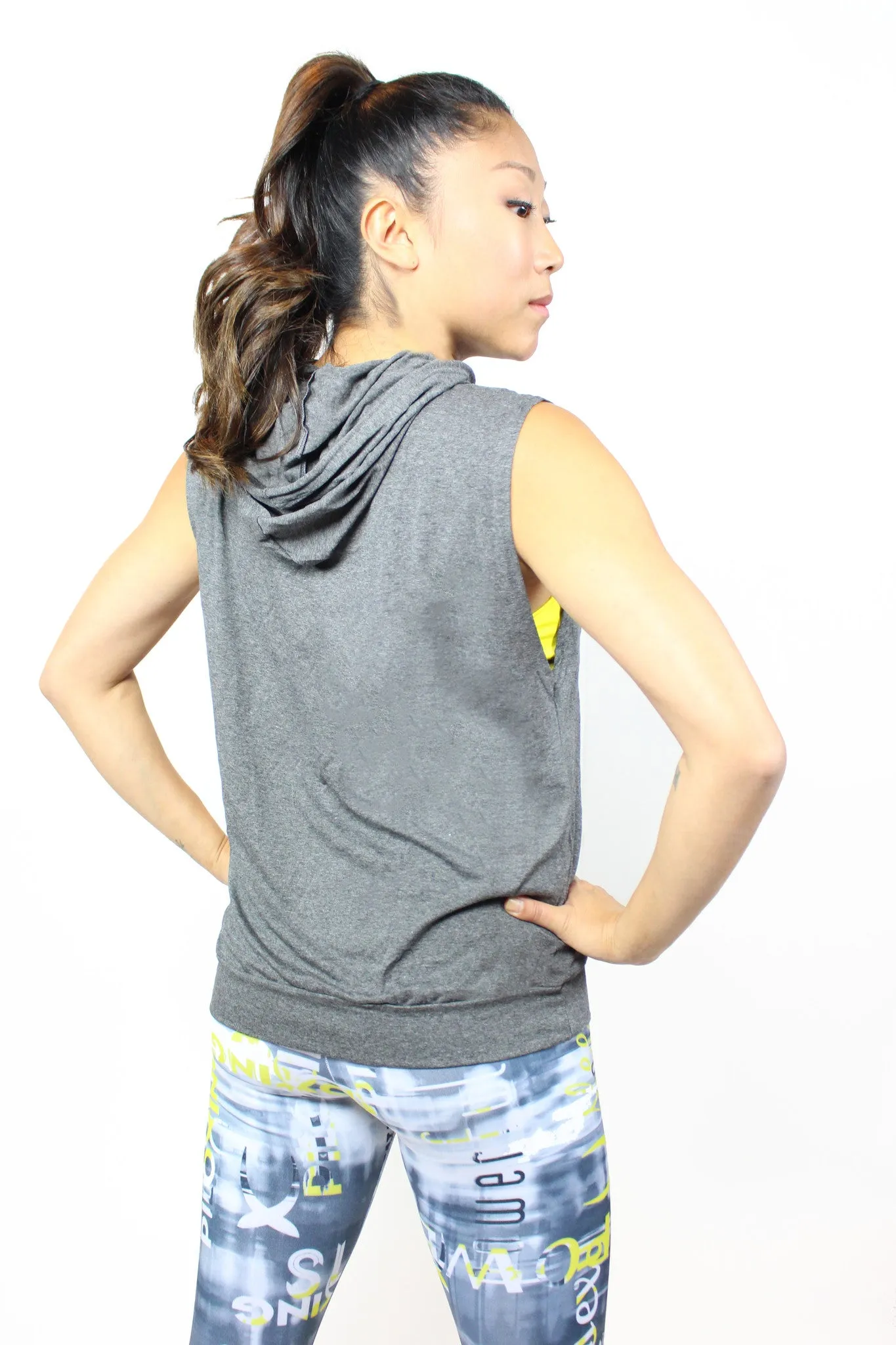 UNISEX SLEEVELESS HOODIE
